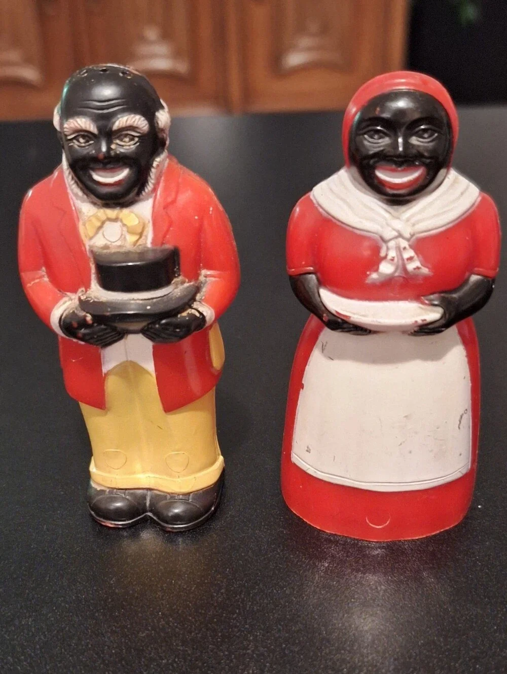 Black Americana F & F Vintage-Style Salt and Pepper Shaker Set